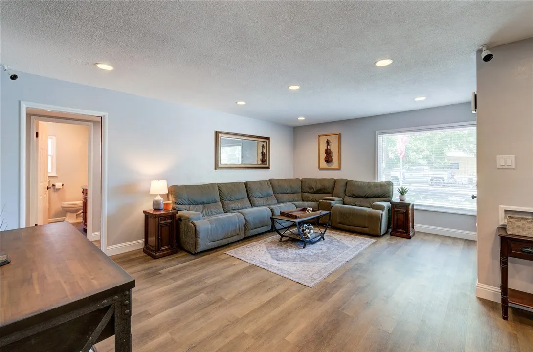 3556 E Donner