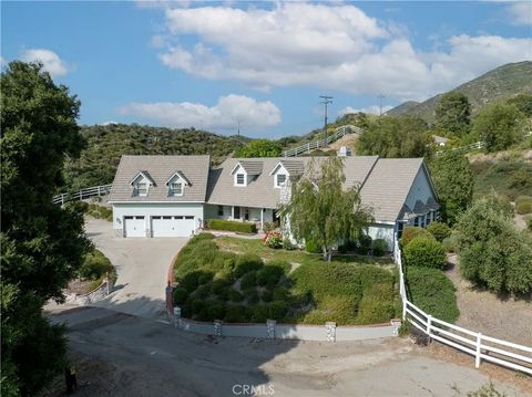 Photo of 15341 Iron Canyon, Canyon Country, CA 91387 (MLS # SR26048706)