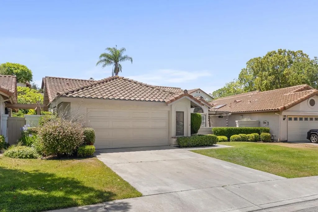 12623 Calle Charmona