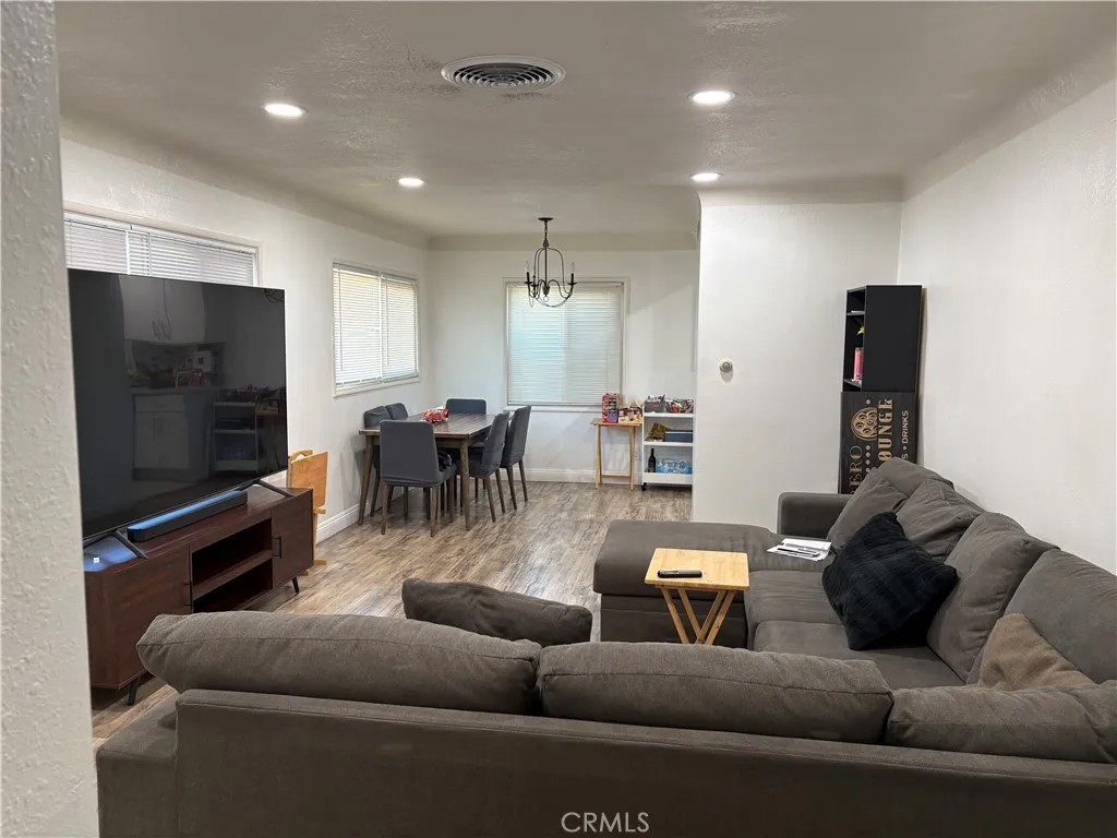 2373 N Alameda