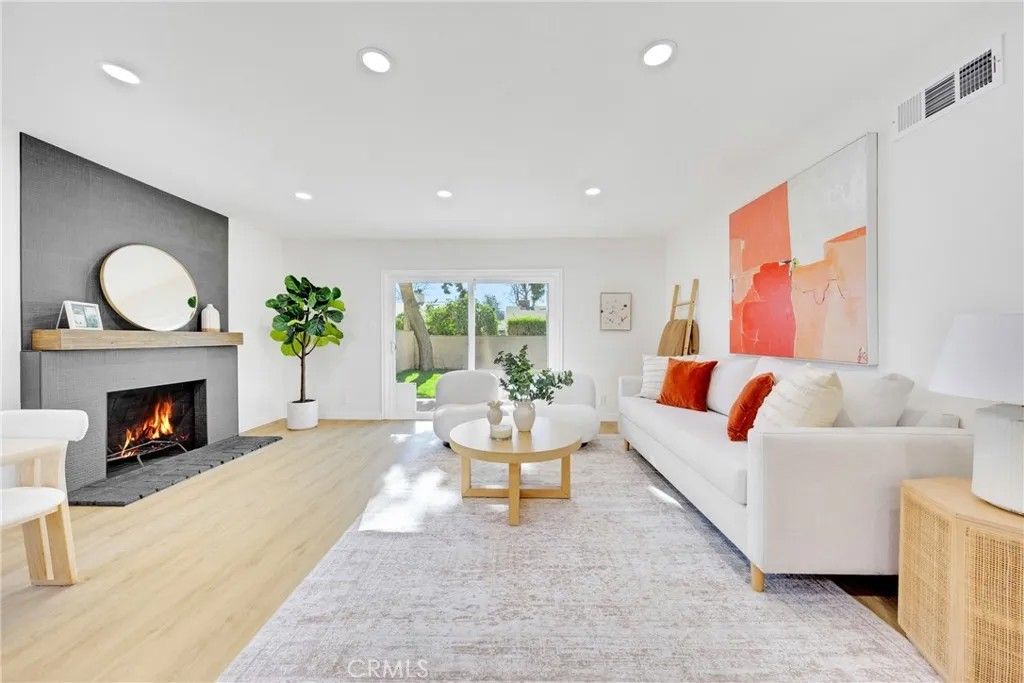 Photo of 14658 cohasset, Van Nuys, CA 91405 (MLS # WS26013422)