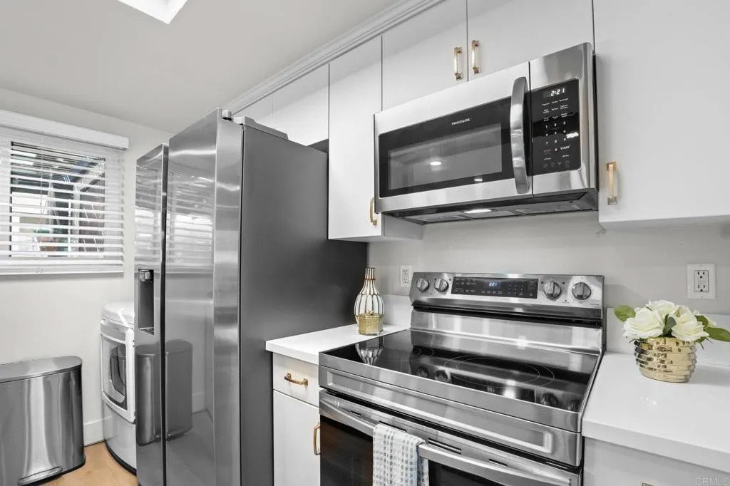 9543 Cottonwood Avenue A