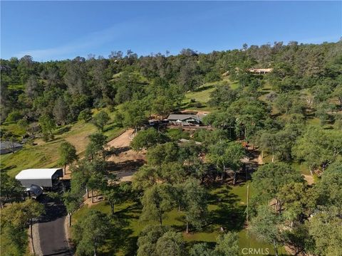 Photo of 29890 Horseshoe Drive, Coarsegold, CA 93614 (MLS # FR26060515)
