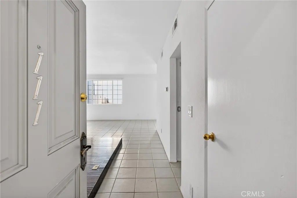 Photo of 4441 Woodman Avenue #111, Sherman Oaks, CA 91423 (MLS # SR26055495)