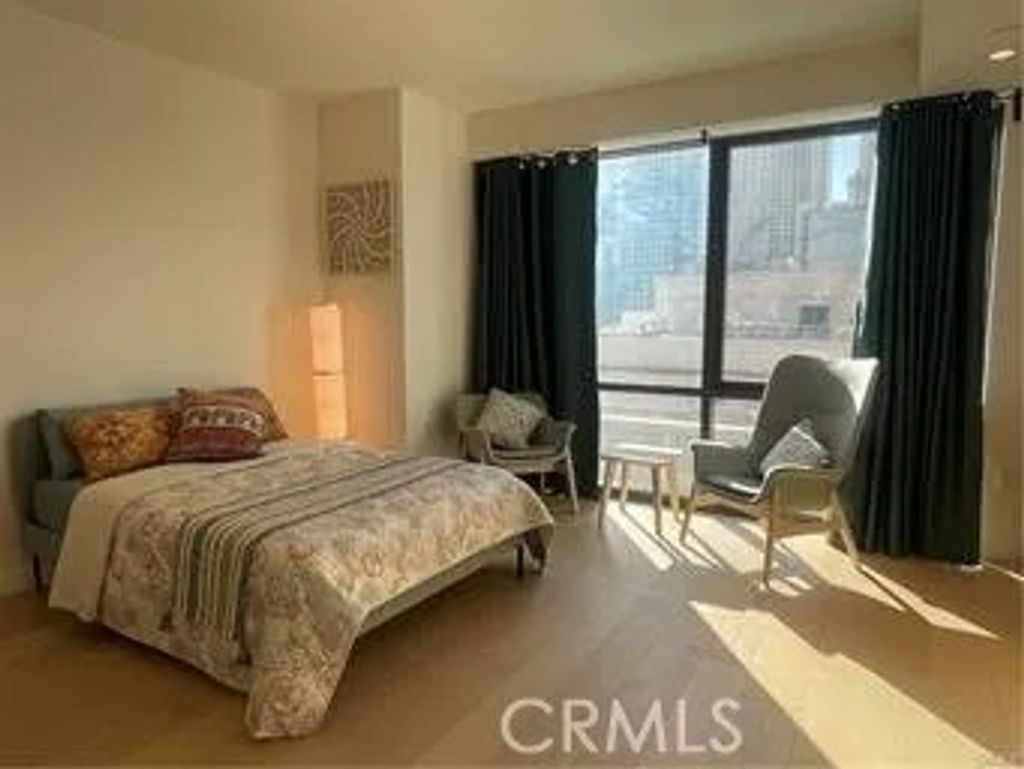 Photo of 400 S Broadway, Los Angeles, CA 90013 (MLS # WS26013561)
