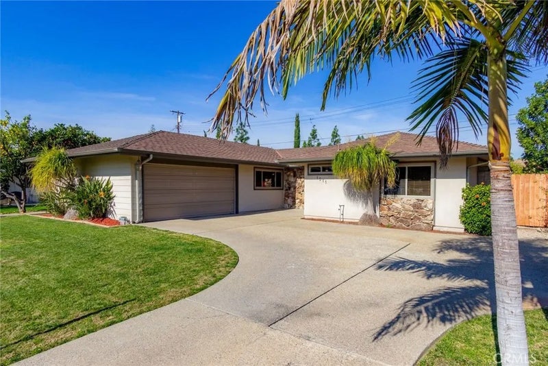 1511 E Fairway Drive