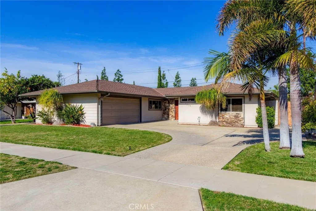 1511 E Fairway Drive