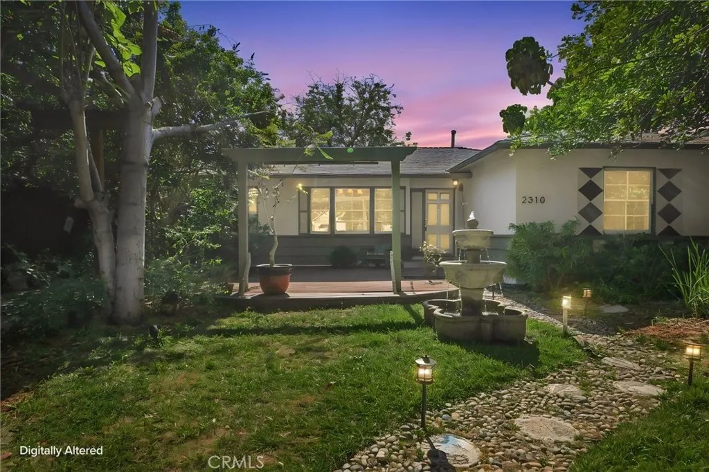 2310 Poinsettia