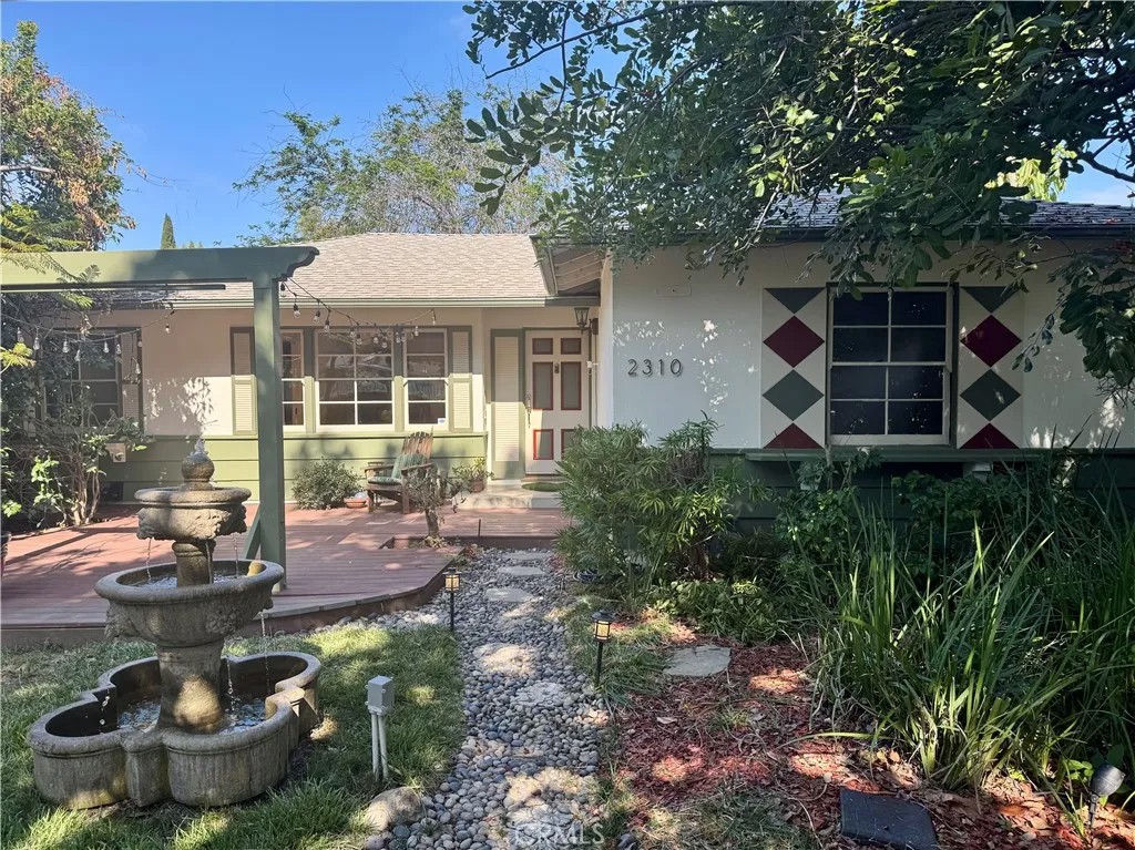 2310 Poinsettia