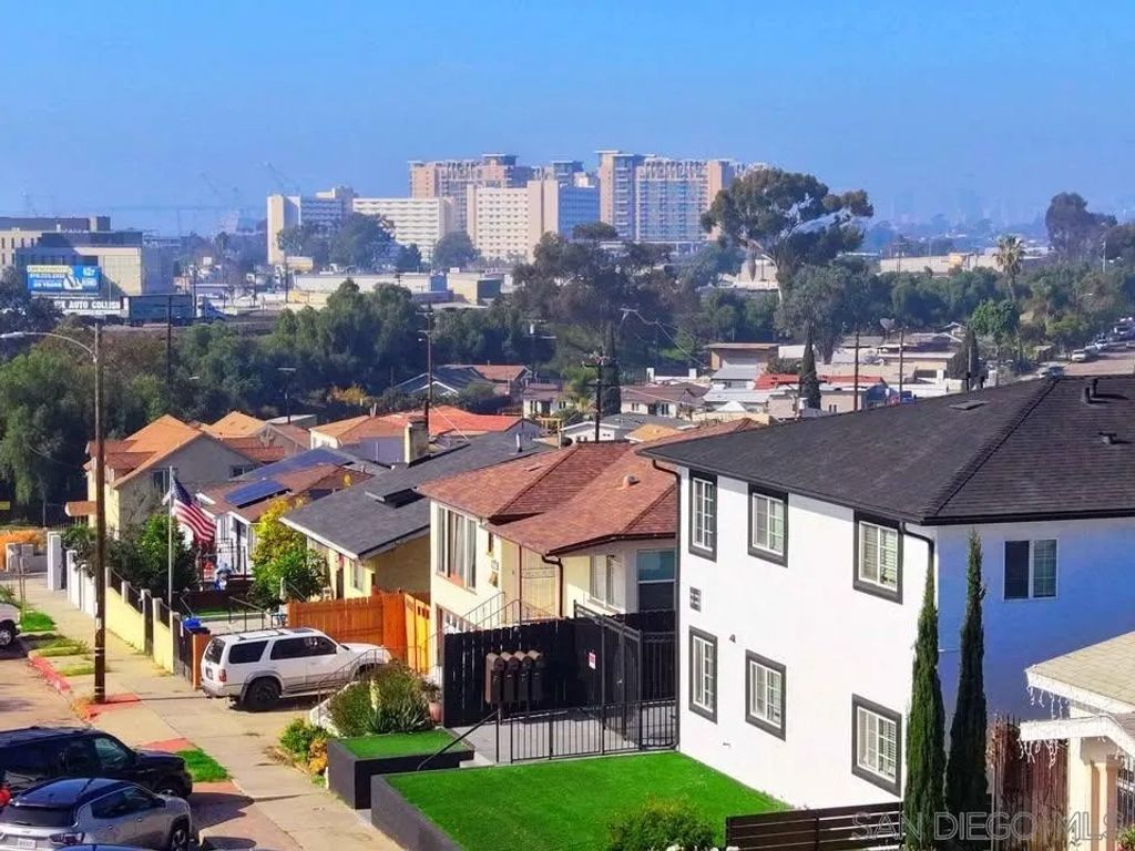 Photo of 3934 Marine View Ave #3934 1/2, San Diego, CA 92113 (MLS # 2600182)