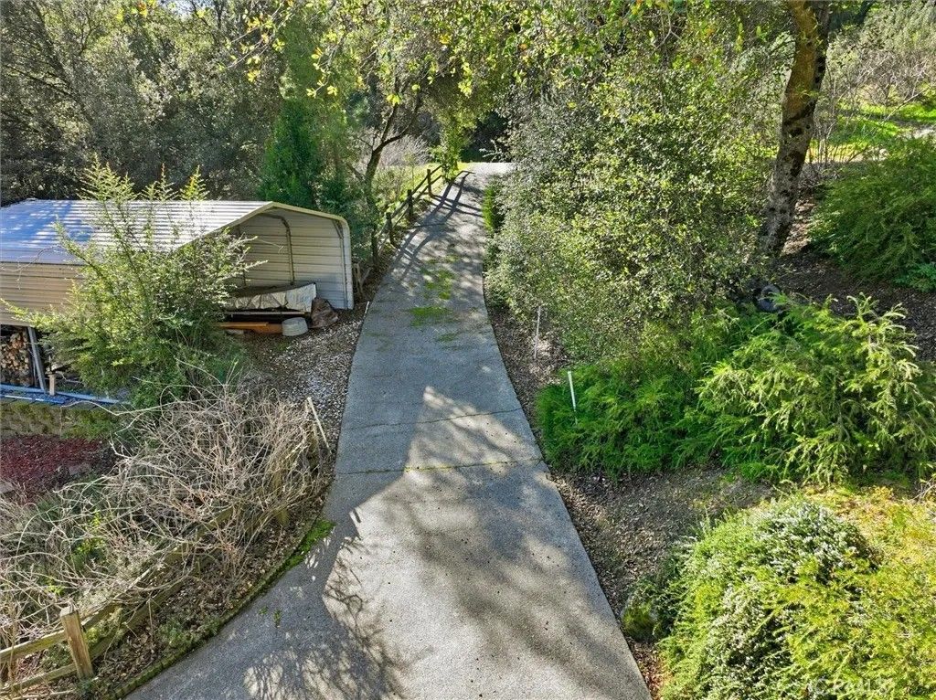 Photo of 39309 Forest Park Lane, Oakhurst, CA 93644 (MLS # FR26009951)