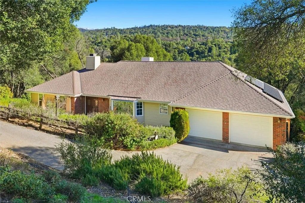 Photo of 39309 Forest Park Lane, Oakhurst, CA 93644 (MLS # FR26009951)