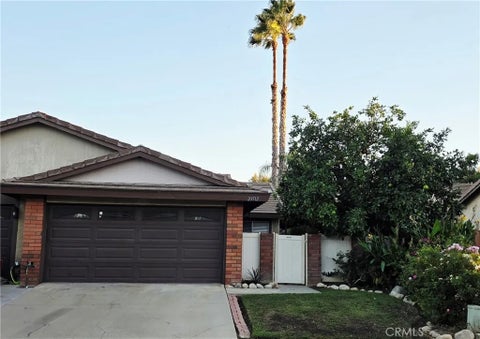 Photo of 23512 Lampara Drive, Valencia, CA 91355 (MLS # OC26218733)