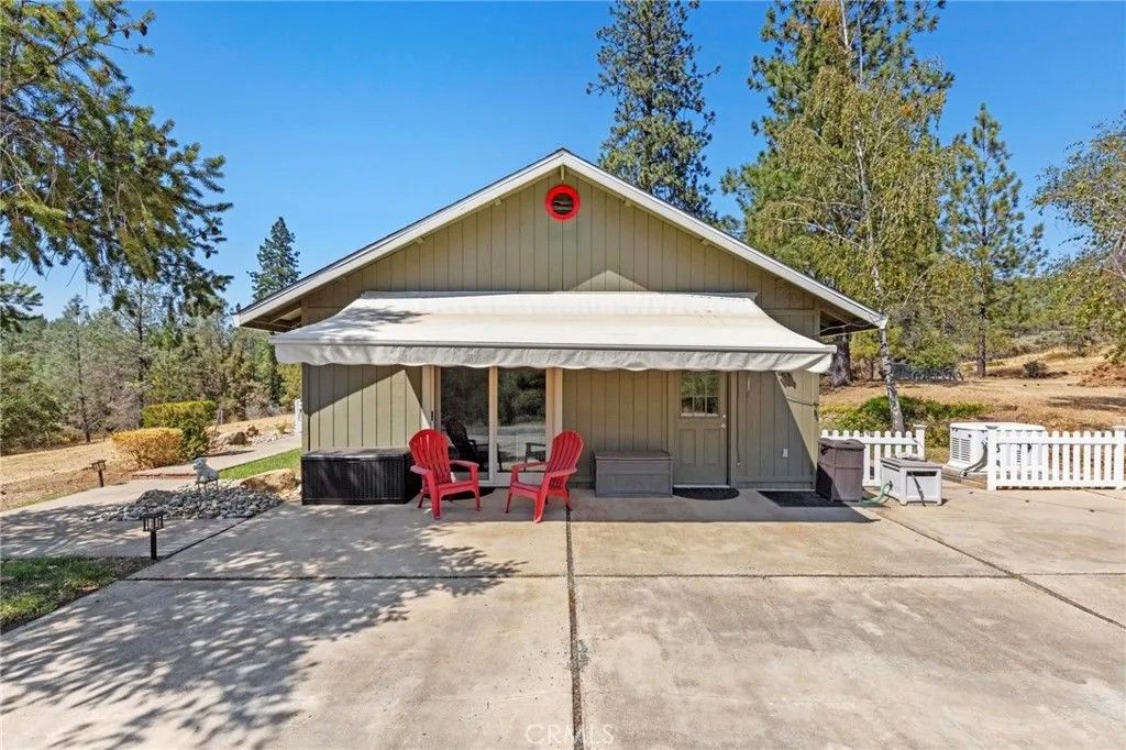 Photo of 13467 Lake Francis Rd, Dobbins, CA 95935 (MLS # OR25269242)
