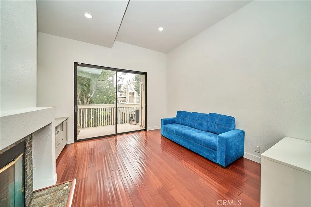 4900 N Grand 306