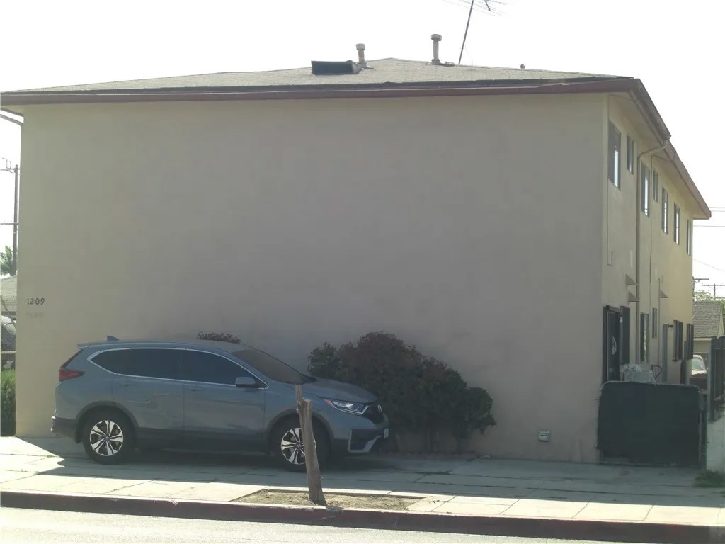 1209 N Wilmington Blvd.