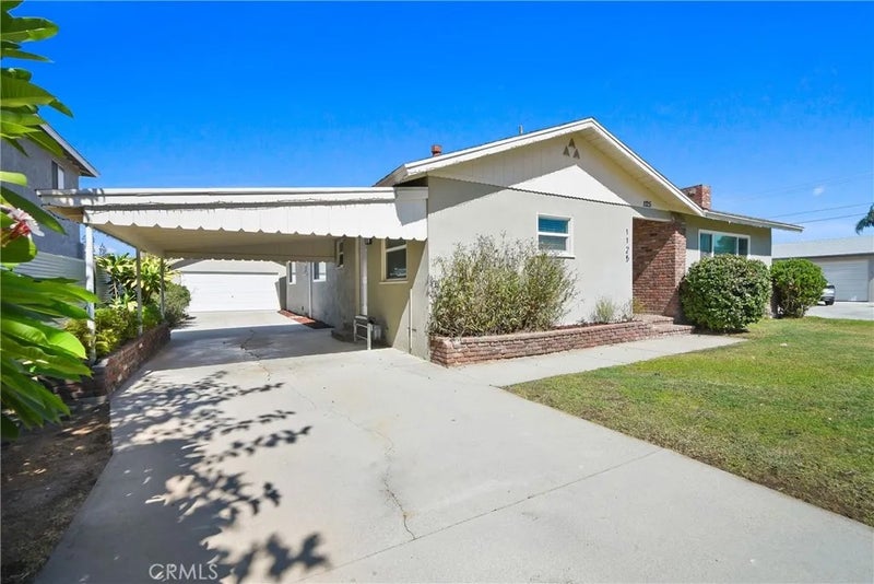 1125 E Thackery