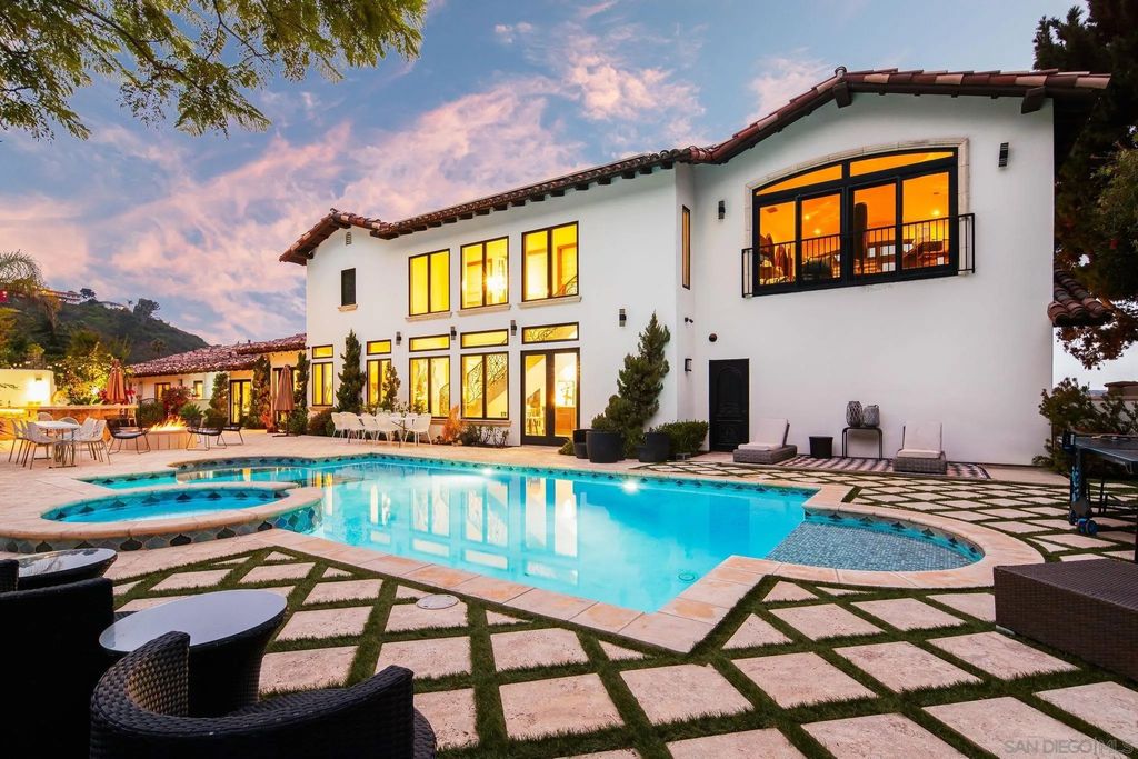 Photo of 7853 Via Capri, La Jolla, CA 92037 (MLS # 250043985)