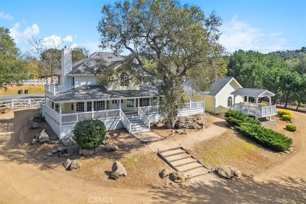 Photo of 35105 Loma Rd, Lake Elsinore, CA 92530 (MLS # OC25271922)