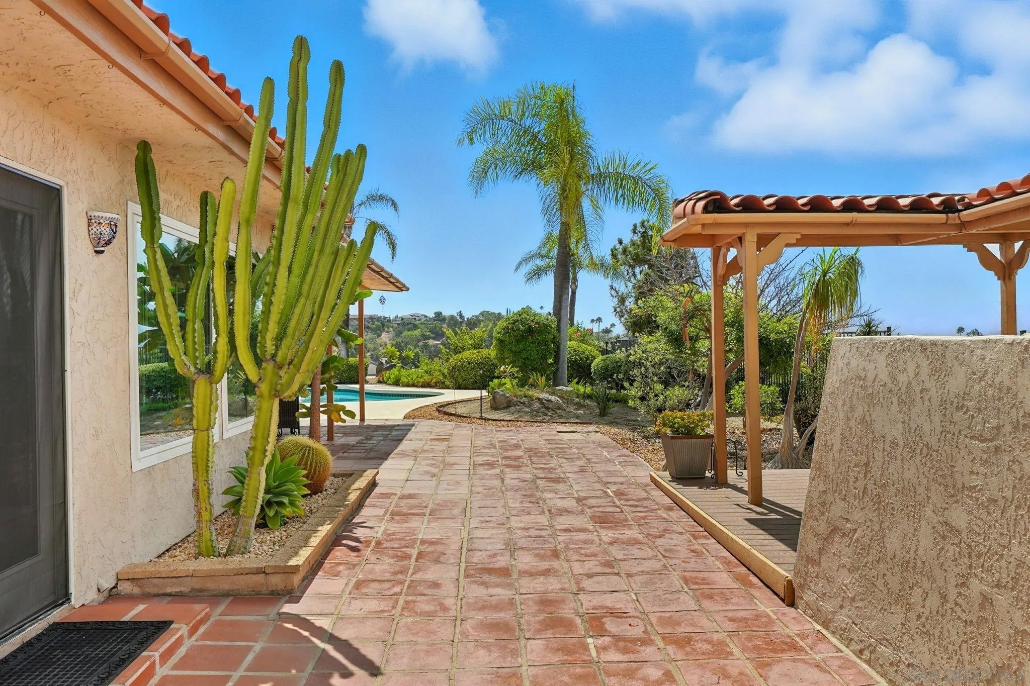4343 Avenida Gregory
