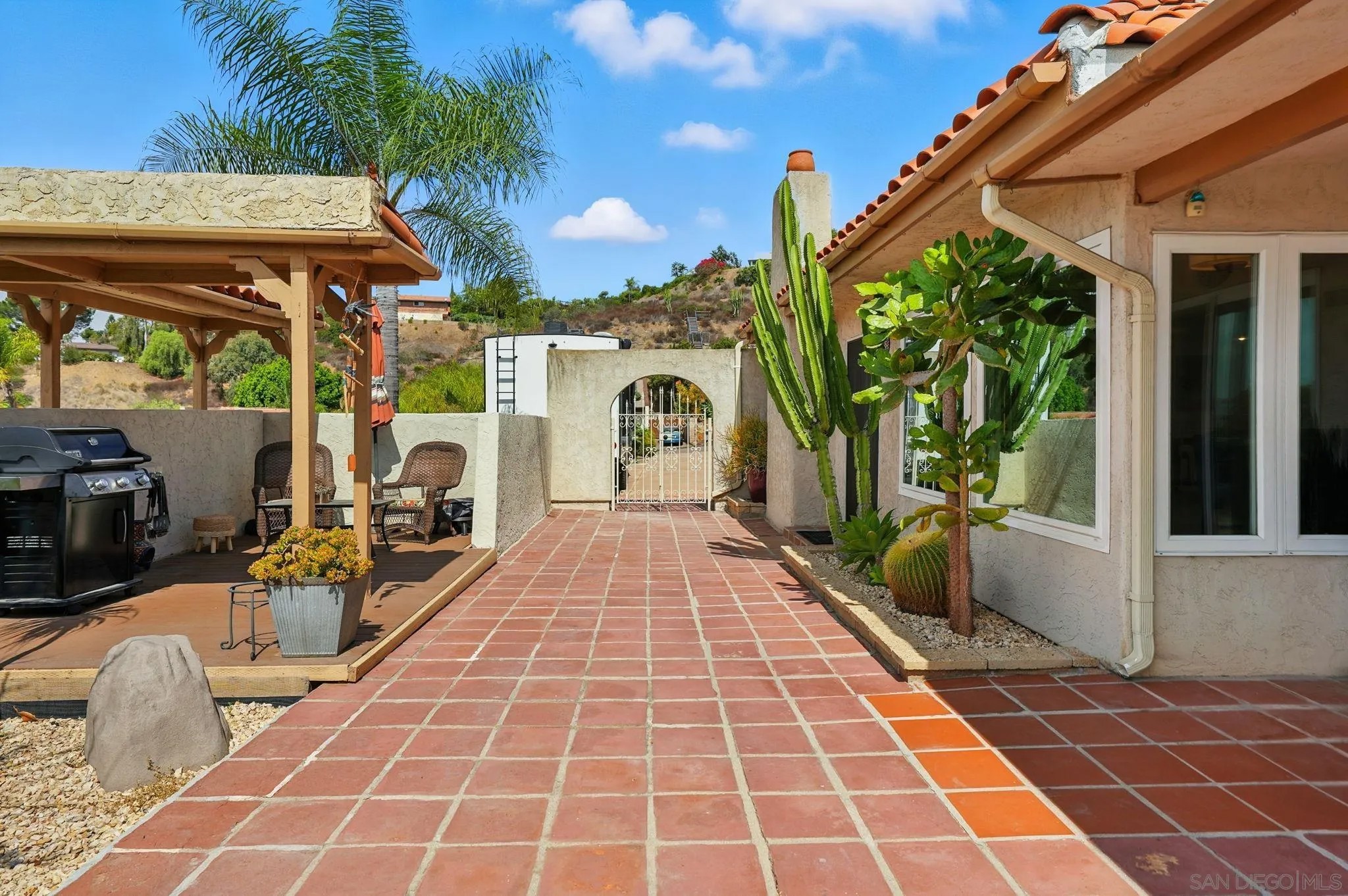 4343 Avenida Gregory