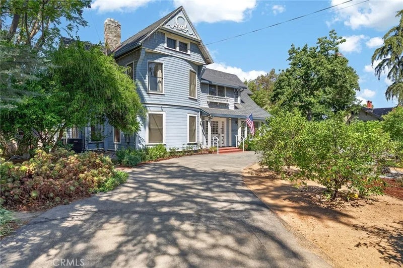 1056 San Jacinto
