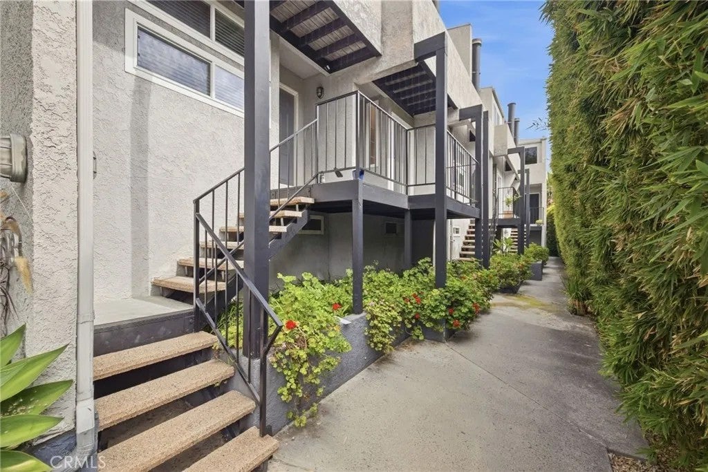 4018 Redwood Avenue Unit B