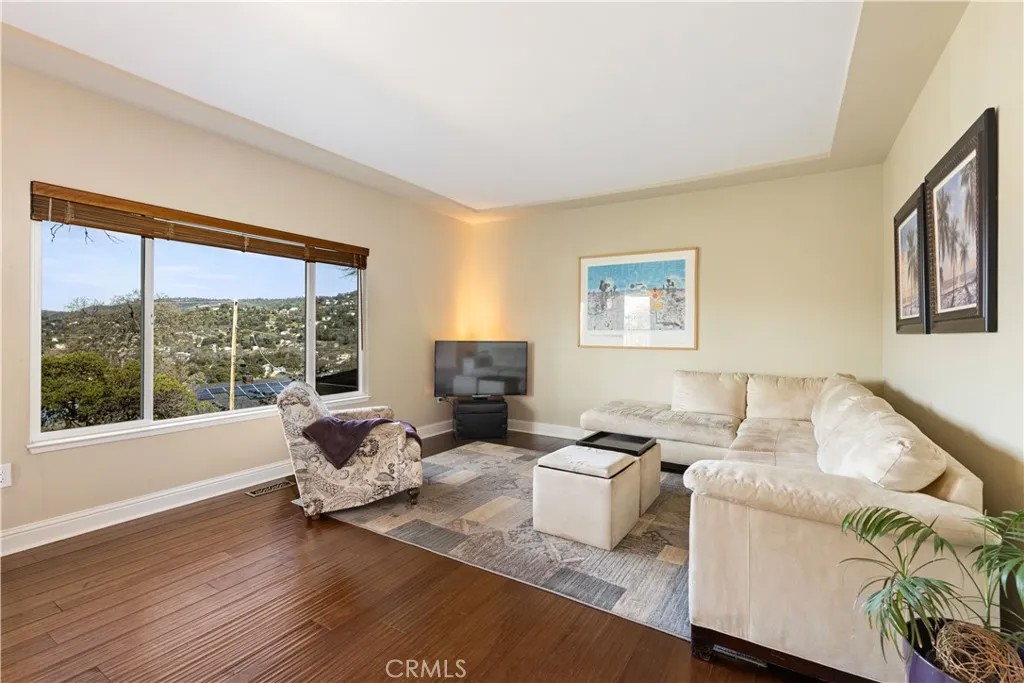 17444 Meadow View Drive