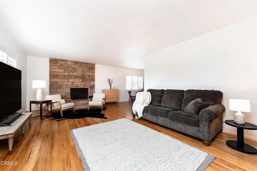 Photo of 1305 Solita Road, Pasadena, CA 91103 (MLS # P1-25784)