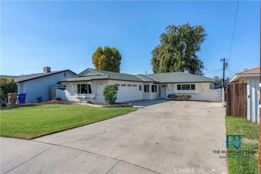 Photo of 409 Brynhurst Way, East Bakersfield, CA 93304 (MLS # NS25255160)