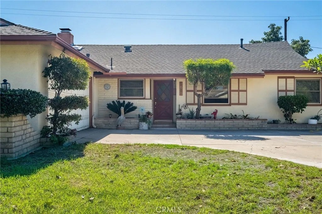 2650 E Sycamore