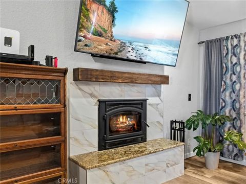 Tiny photo for 12190 Mission St, Oak Hills, CA 92344 (MLS # CV26071330)