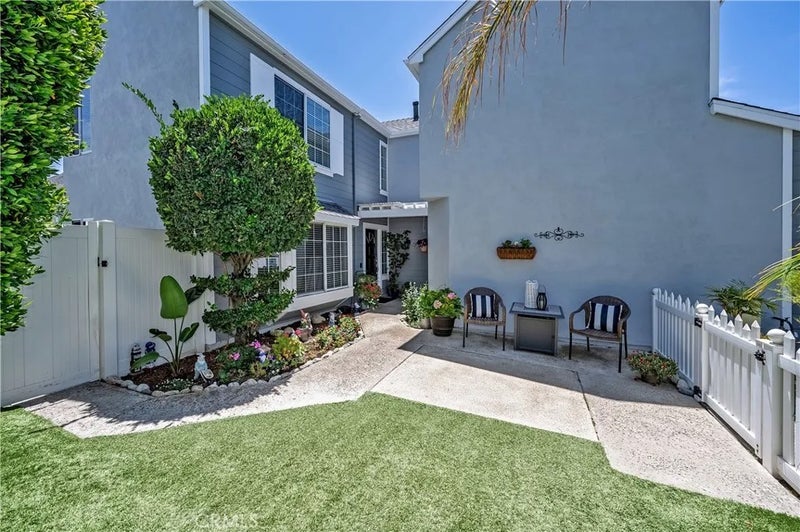 27616 Sweetbrier