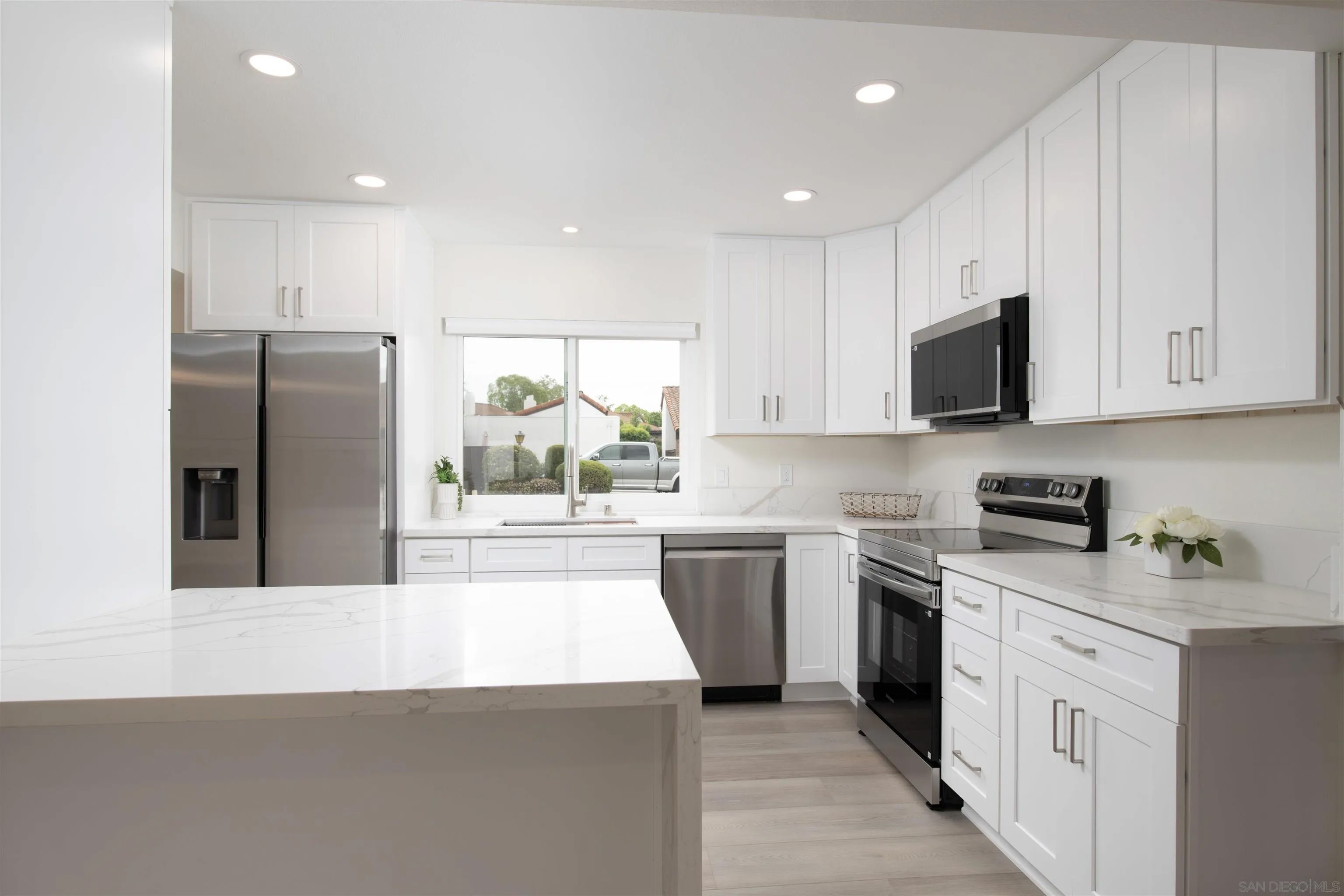 16450 Caminito Vecinos 106