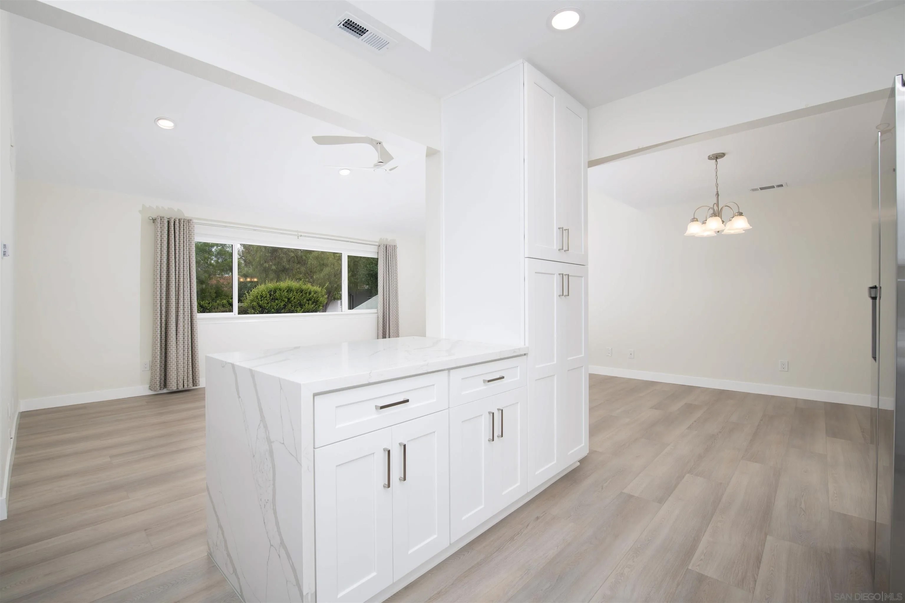 16450 Caminito Vecinos 106