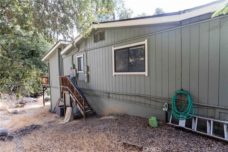 21871 Fallview