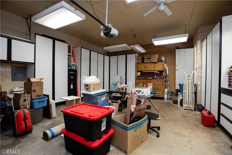 21871 Fallview