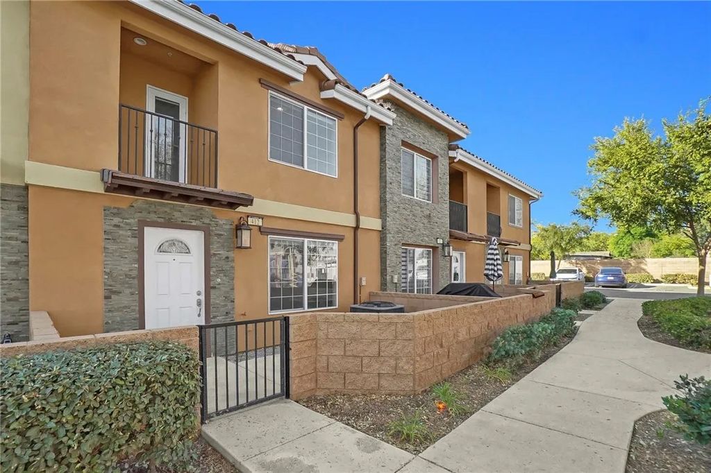 Photo of 16408 Valencia Avenue #412, Fontana, CA 92335 (MLS # OC25253789)