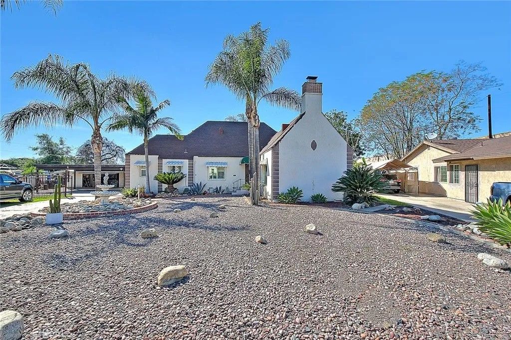 Photo of 670 Burdick Dr, Pomona, CA 91768 (MLS # CV26042750)