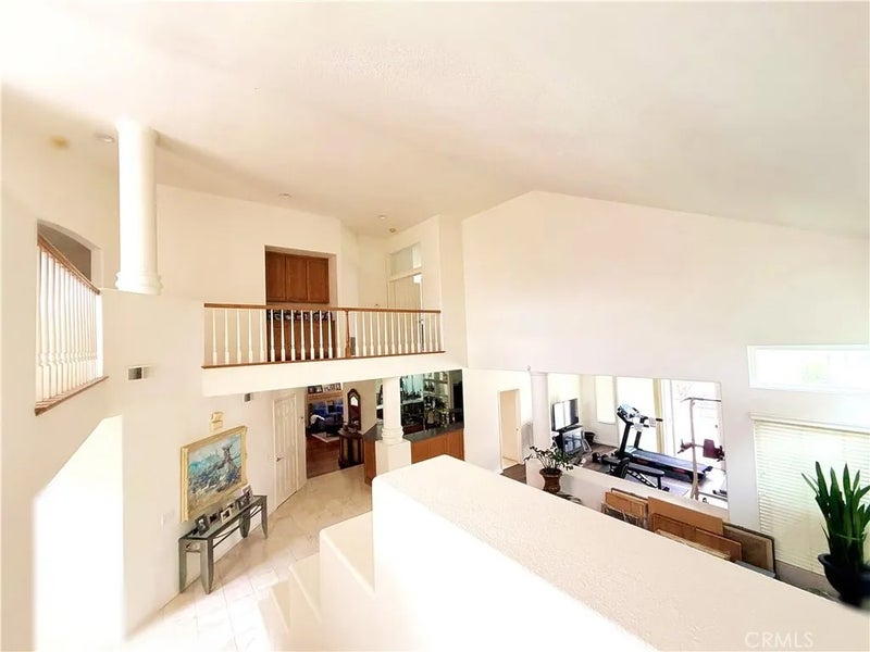 8312 E Hillsdale