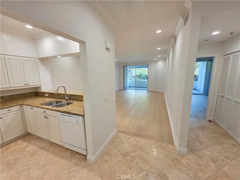 25432 Sea Bluffs 102
