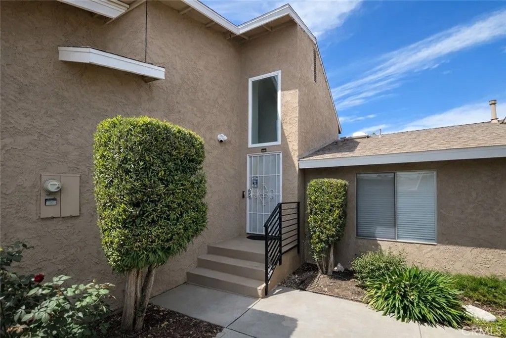 Photo of 44557 La Paz Rd, Temecula, CA 92592 (MLS # SW26072964)