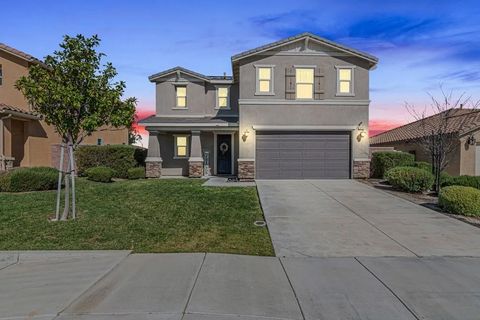 Photo of 30354 Woodland Hills Street, Murrieta, CA 92563 (MLS # SW26060073)