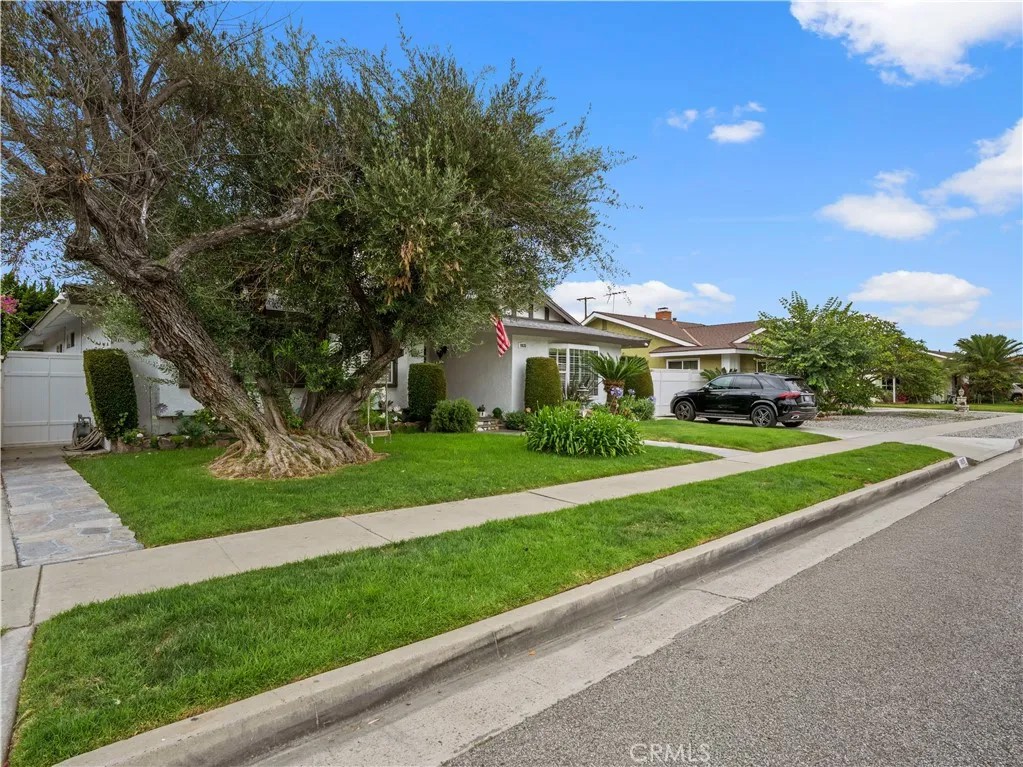 9835 Brookshire
