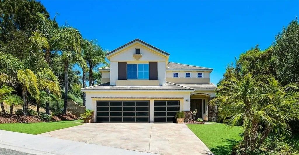 Photo of 948 Ellesmere Way, Oak Park, CA 91377 (MLS # SR26073890)