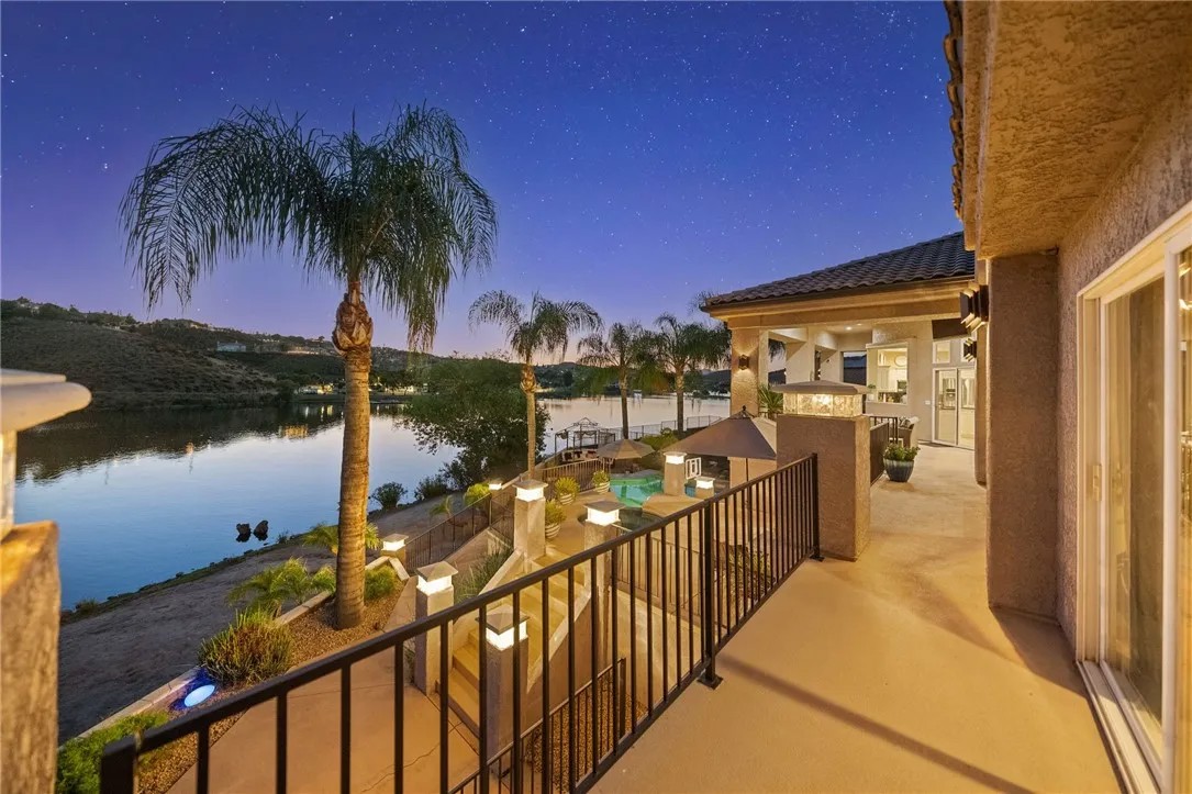 22001 Loch Lomond Drive