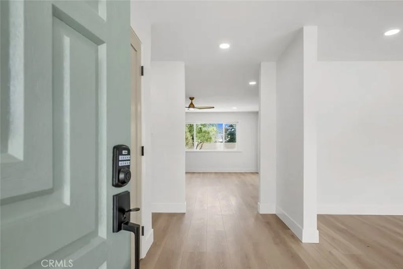 320 Hume