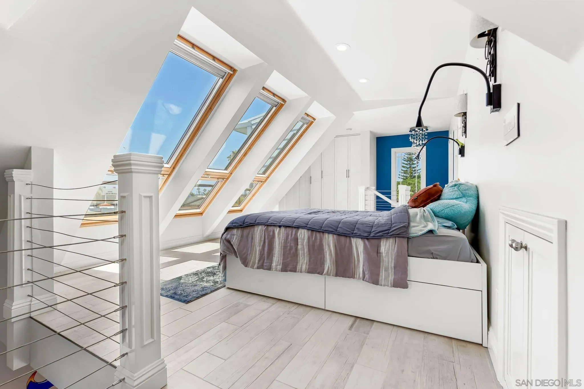 La Jolla, California 92037, United States, 4 Bedrooms Bedrooms, ,3 BathroomsBathrooms,Residential,Active,175698