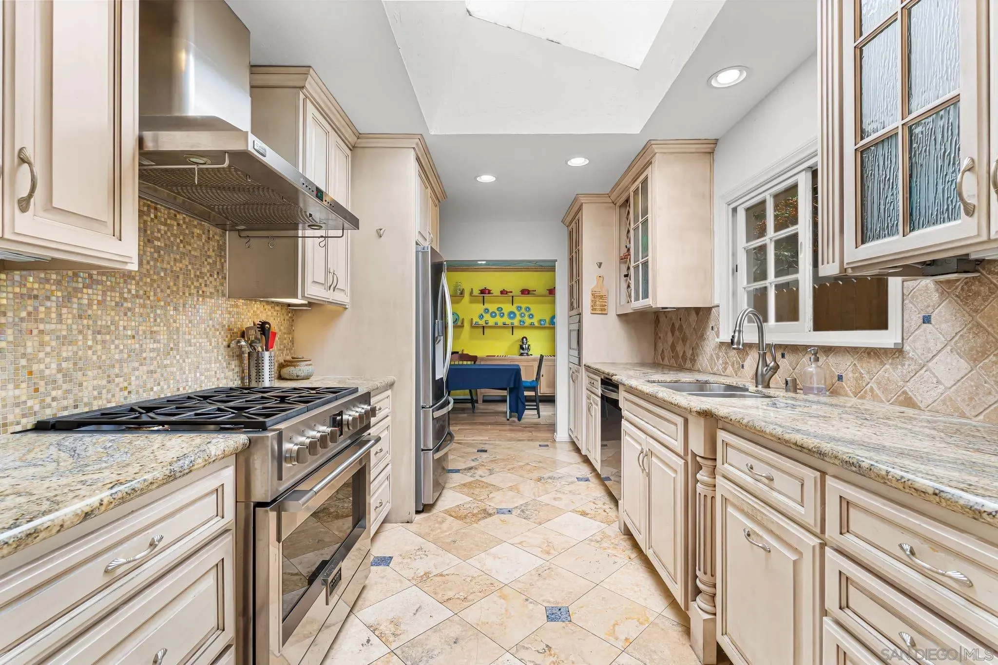 La Jolla, California 92037, United States, 4 Bedrooms Bedrooms, ,3 BathroomsBathrooms,Residential,Active,175698