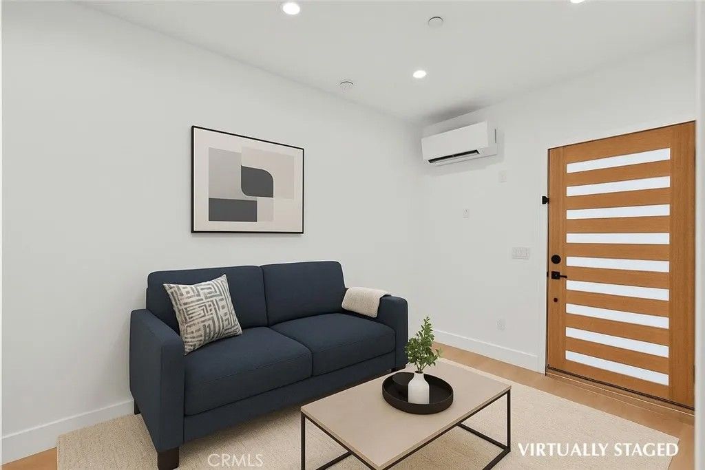 Photo of 5734 Stansbury Avenue, Van Nuys, CA 91401 (MLS # SR26006073)